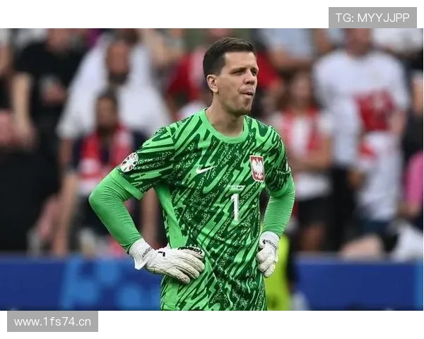 德天空:莱万亲自联系什琴斯尼,并在内部推动了转会 德天空:莱万亲自联系什琴斯尼,并在内部推动了转会