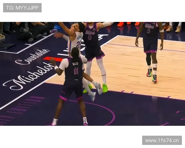 迪文琴佐右跟腱撕裂赛季报销 坐轮椅离场